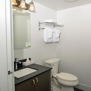 Oceanfront Patio King Suite Pet Friendly